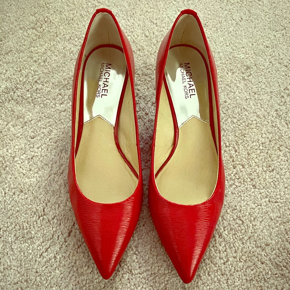 MICHAEL Michael Kors red low pump